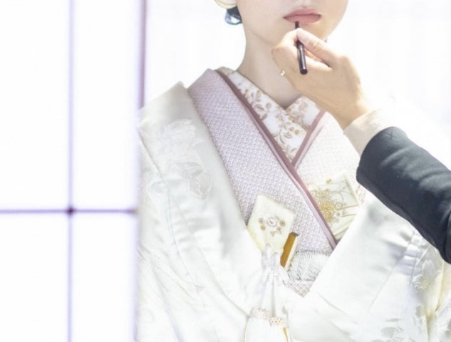 白無垢に差し色をするとおしゃれ度UP!選び方や合わせる小物を詳しく解説