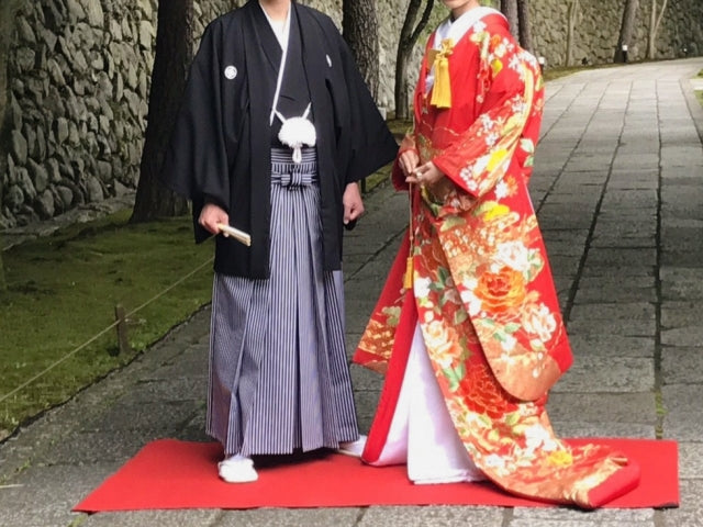 色打掛の赤にはどんな意味がある?人気の理由や合わせる髪色や髪飾り・ネイルまで紹介