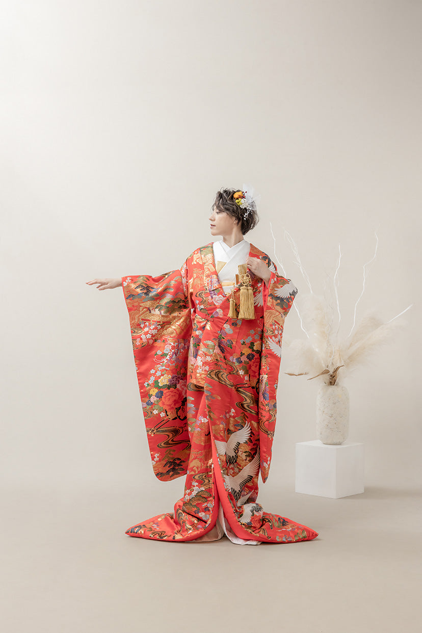 珍しいパステルピンクの色打掛（正絹 ラメ糸 花車 鶴 桜） 色打掛・桜鶴｜白無垢・色打掛レンタルなら結婚式着物専門の
