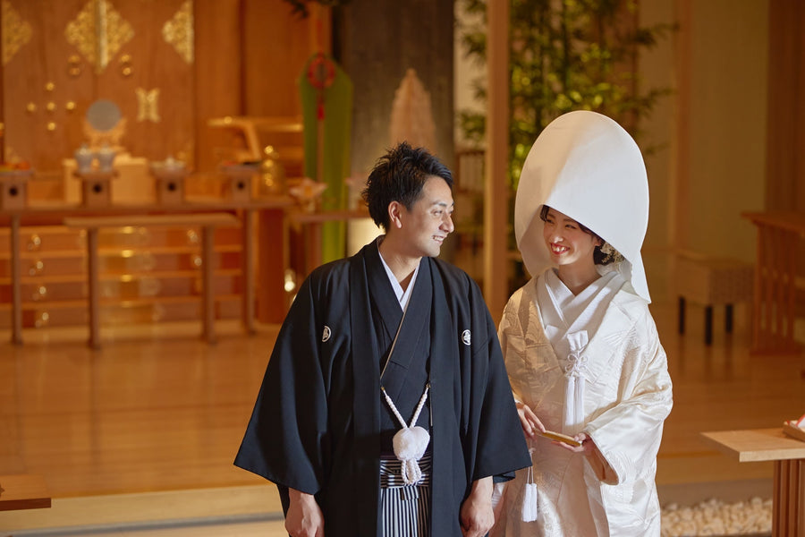 結婚式の和装完全ガイド｜衣装の種類・着分け・新郎・髪型・小物・準備
