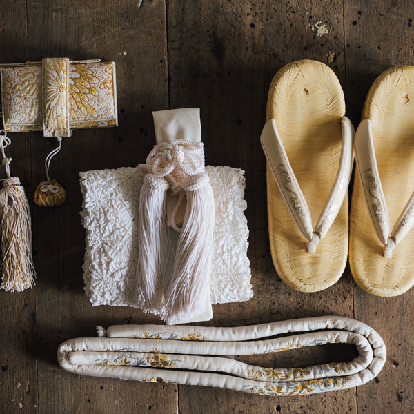 和装の結婚式に合わせる小物の選び方 – THE KIMONO SHOP