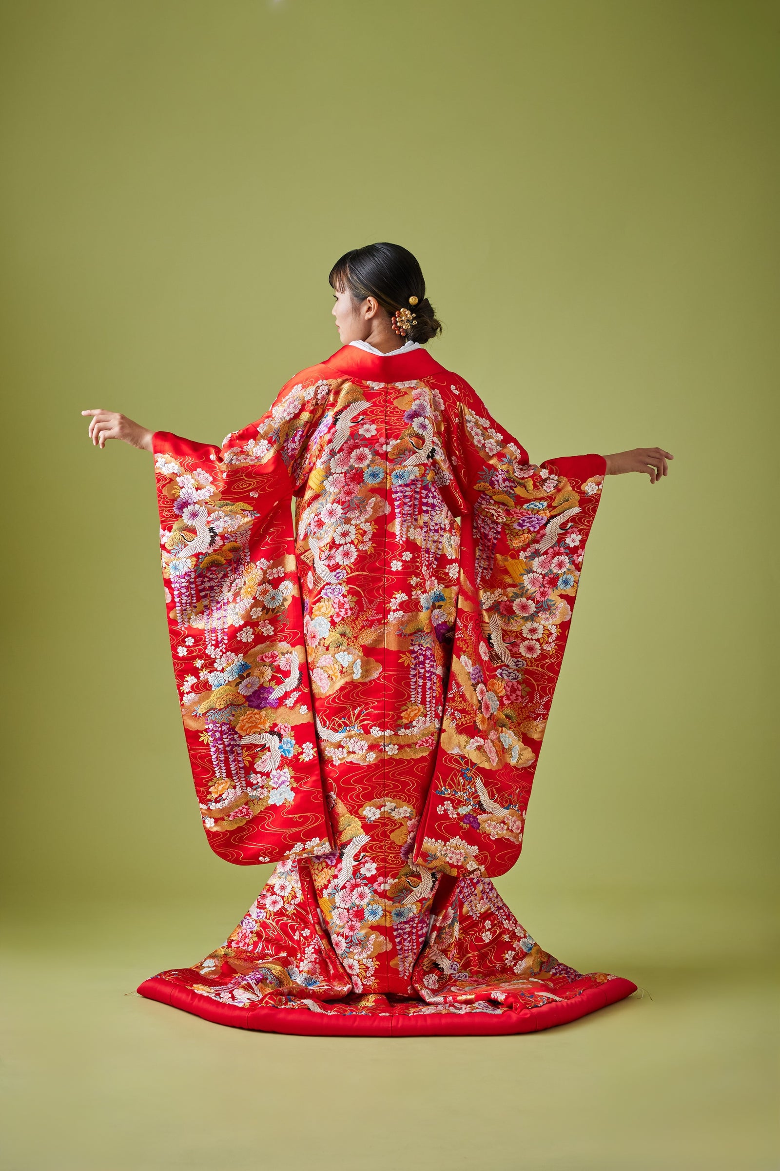 四季花鳥｜白無垢・色打掛レンタルなら結婚式着物専門の【THE SHOP-ザ