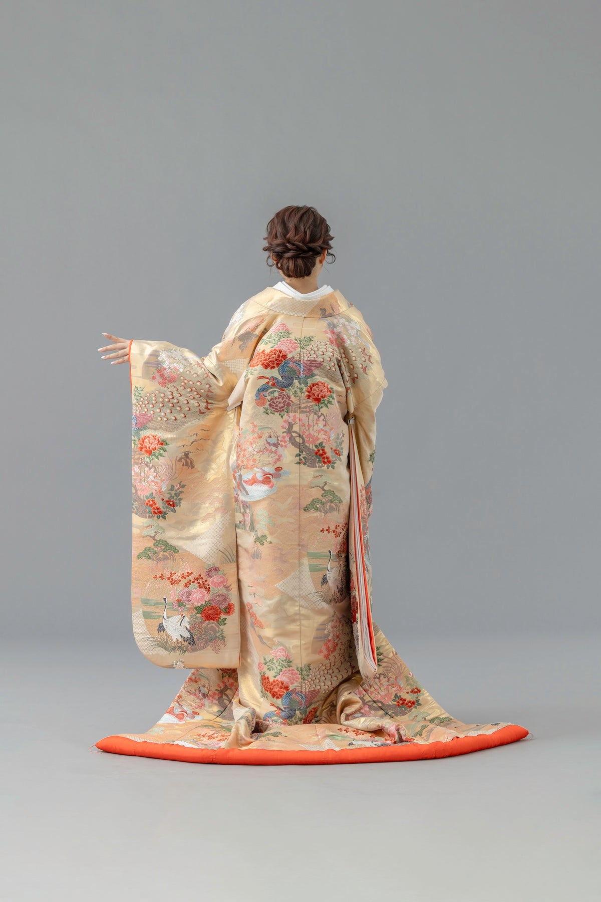 孔雀と鴛鴦｜白無垢・色打掛レンタルなら結婚式着物専門の【THE SHOP