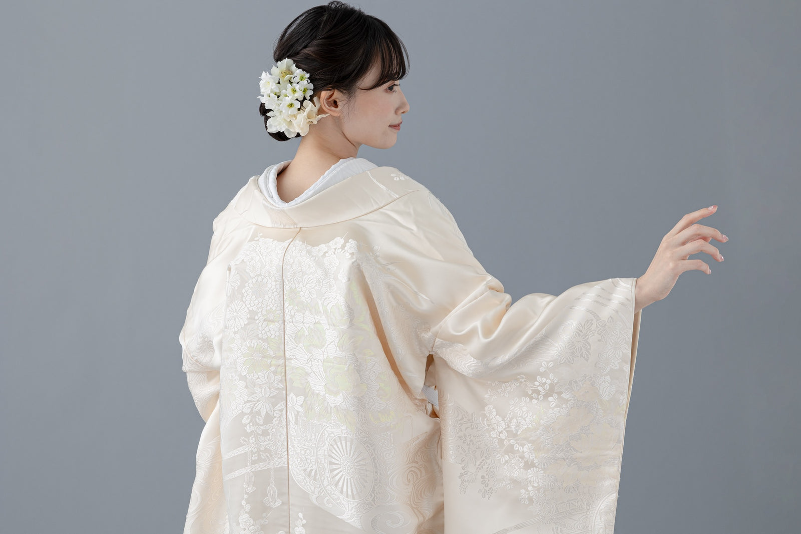 流水に御所車｜白無垢・色打掛レンタルなら結婚式着物専門の【THE SHOP