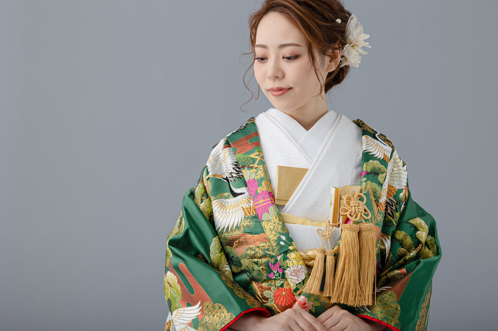 四季花草に鶴｜白無垢・色打掛レンタルなら結婚式着物専門の【THE SHOP