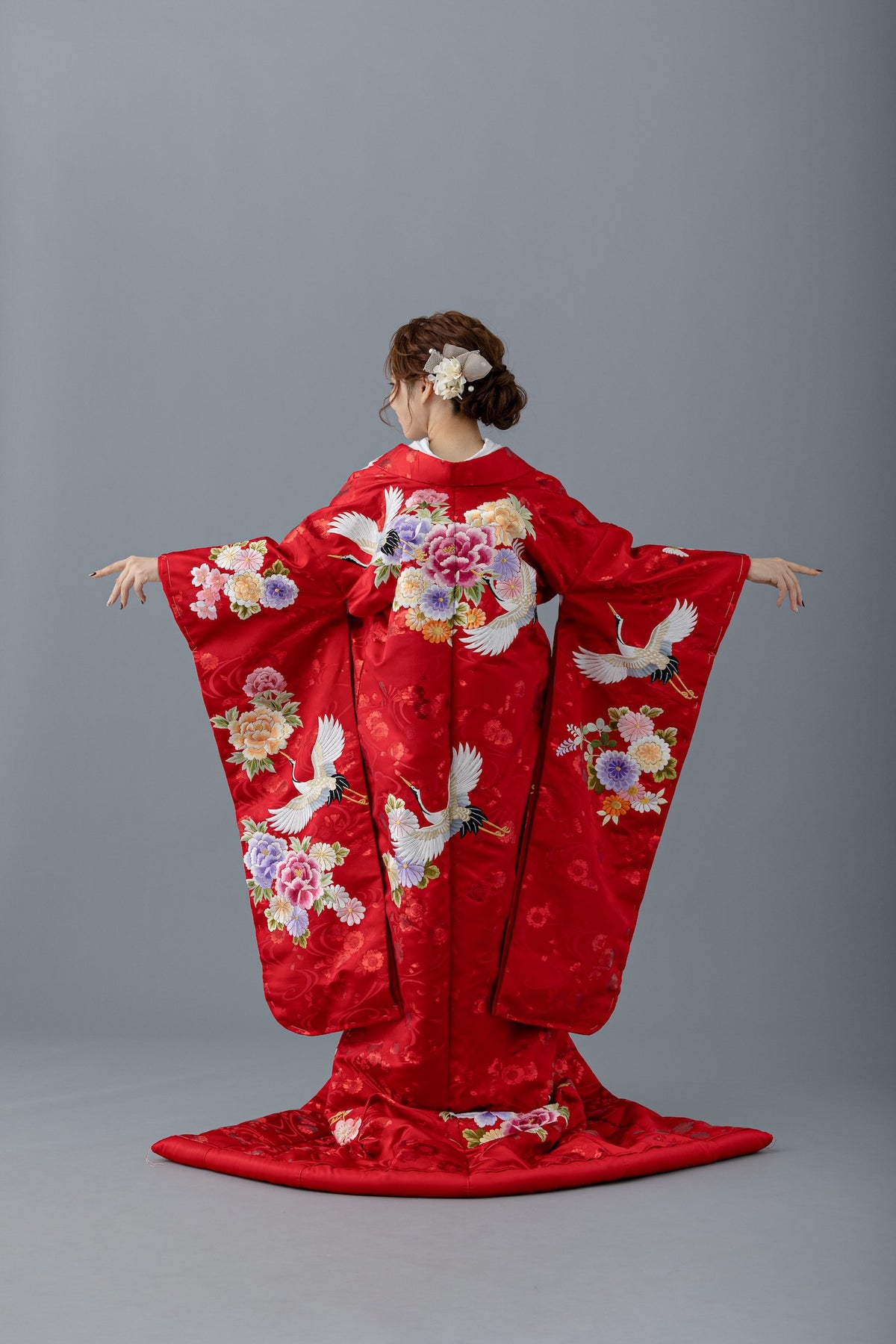 鶴に牡丹菊桜｜白無垢・色打掛レンタルなら結婚式着物専門の【THE SHOP