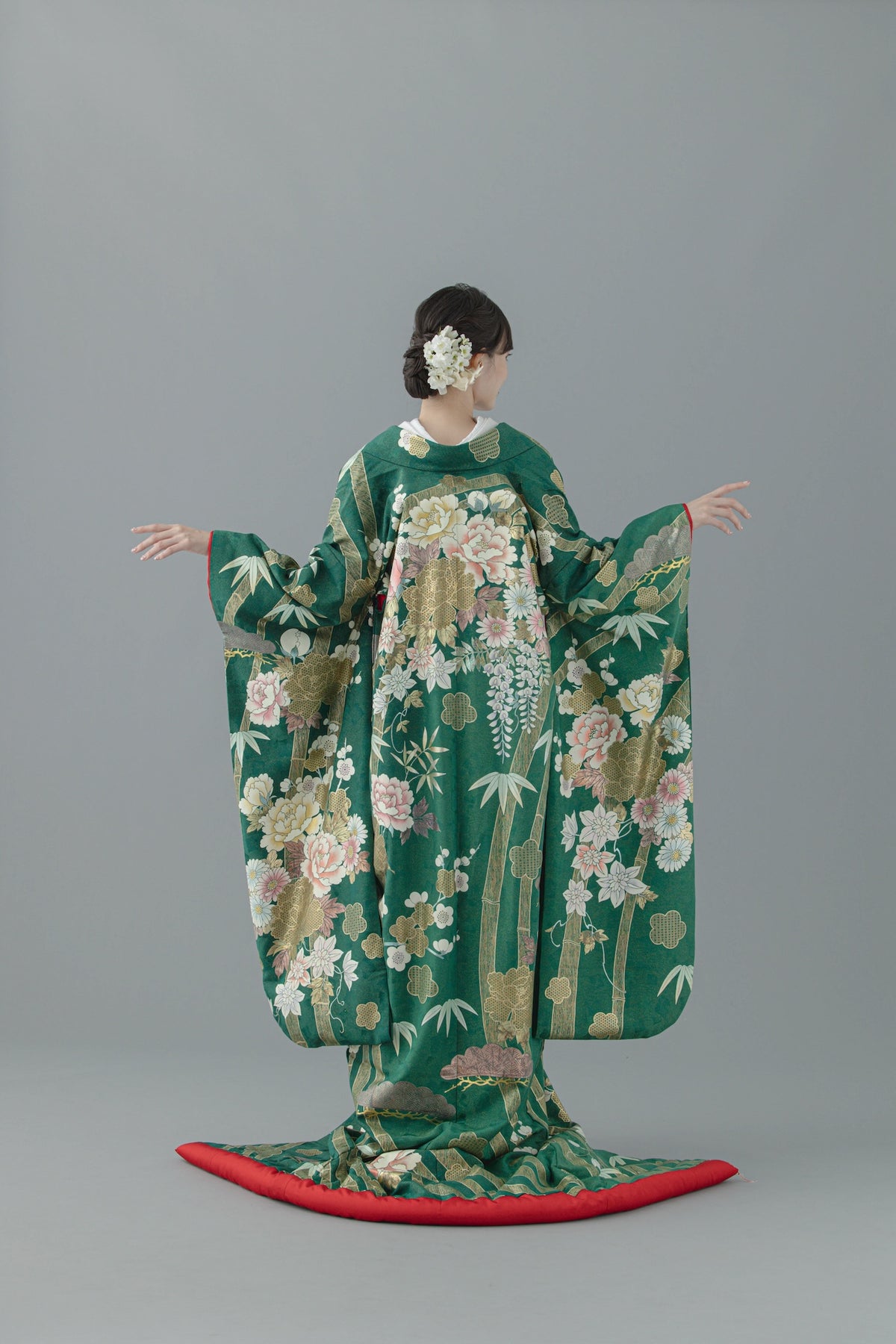 牡丹菊鉄線に竹｜白無垢・色打掛レンタルなら結婚式着物専門の【THE
