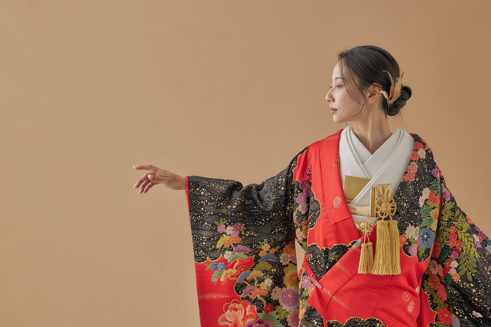 可愛い七五三着物▪絞り地に金の縁取り花車、御所車雲取り、鴛鴦▪肩・身丈１０６ｃｍ 可愛い七五三着物▫絞り地に金の縁取り花車、御所車雲取り、鴛鴦▫肩