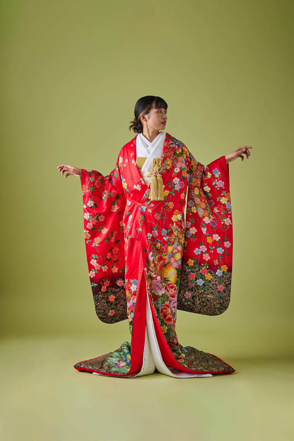 御所車に枝垂れ桜・蝶模様子供着物（内袖・長襦袢） 花車枝垂桜に流水｜白無垢・色打掛レンタルなら結婚式着物専門の【THE