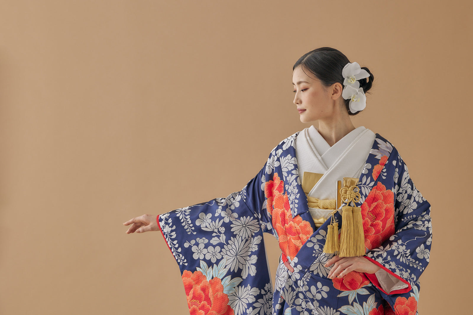 白牡丹　帯留め 楽天市場】帯留め 手彫り 牡丹の花 新品 帯留め 象牙色 W874
