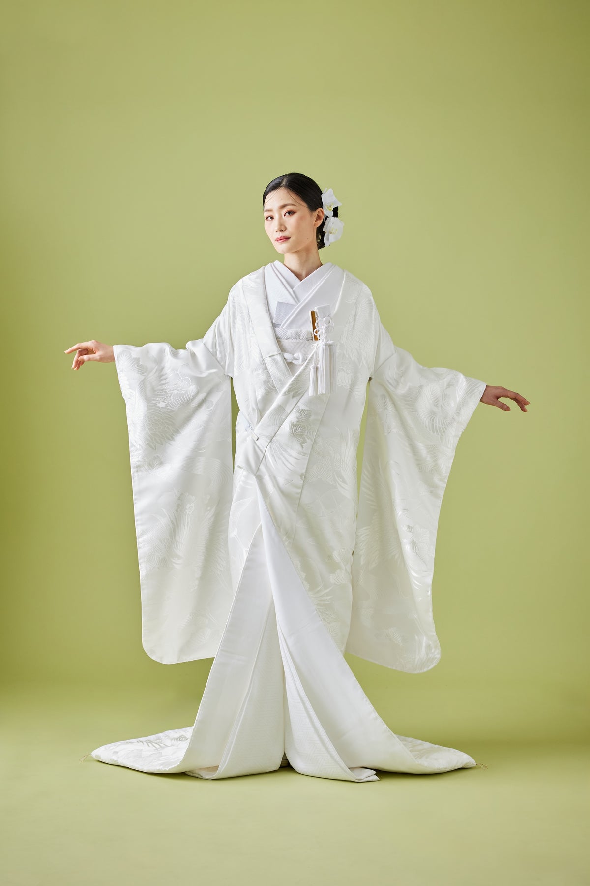 結婚式の白無垢・花嫁用着物|鶴と花車柄・赤ふき・赤裏 [王道