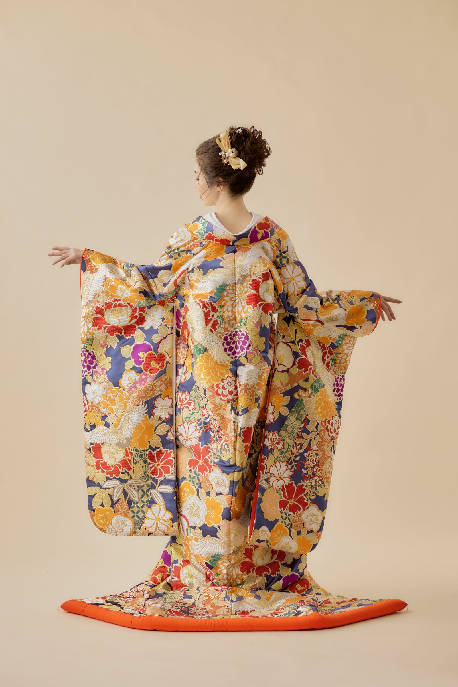 朱色 鶴と花の刺繍 打掛　99 花嫁 正絹 色打掛レンタル 010017 赤 ちりめん刺繍 波 花車