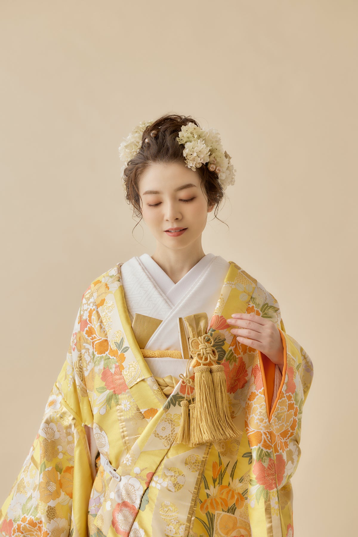 色打掛は結婚式にも着用できる！費用の相場や人気色・お色直しの意味