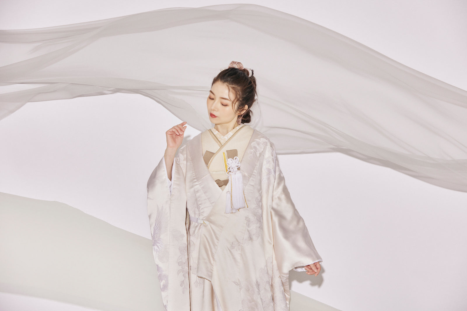 白無垢・鶴に御所車｜白無垢・色打掛レンタルなら結婚式着物専門の