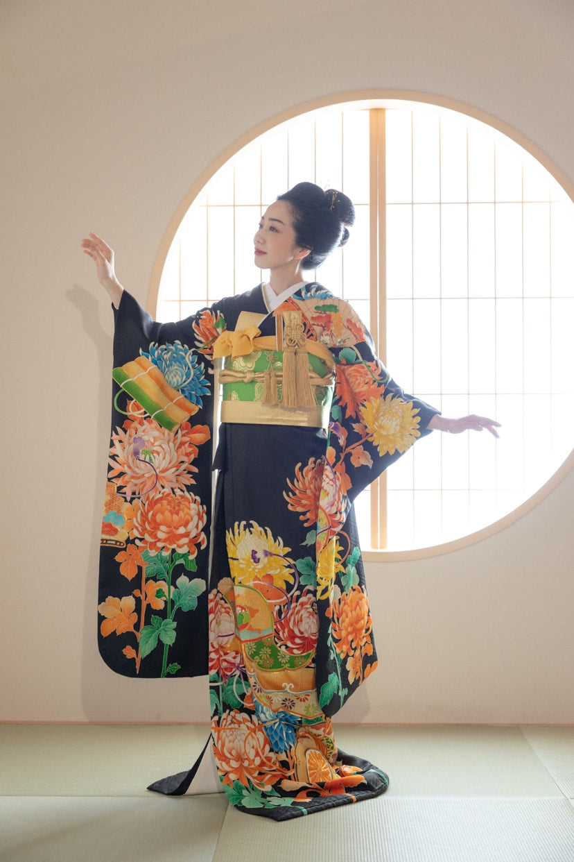 603w11〇引き振袖 比翼付 菊 刺繍 地紋 掛下 緑〇美品 結婚式 舞台衣装 引き振袖・秋大輪菊づくし｜白無垢・色打掛レンタルなら結婚式着物専門