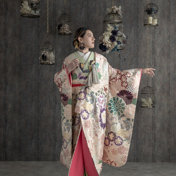 色打掛・白紫裂取菊花紋｜白無垢・色打掛レンタルなら結婚式着物