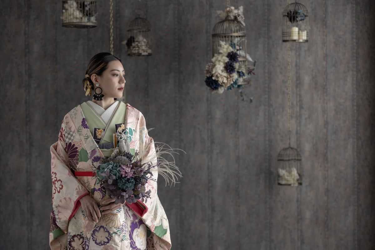 色打掛・白紫裂取菊花紋｜白無垢・色打掛レンタルなら結婚式着物