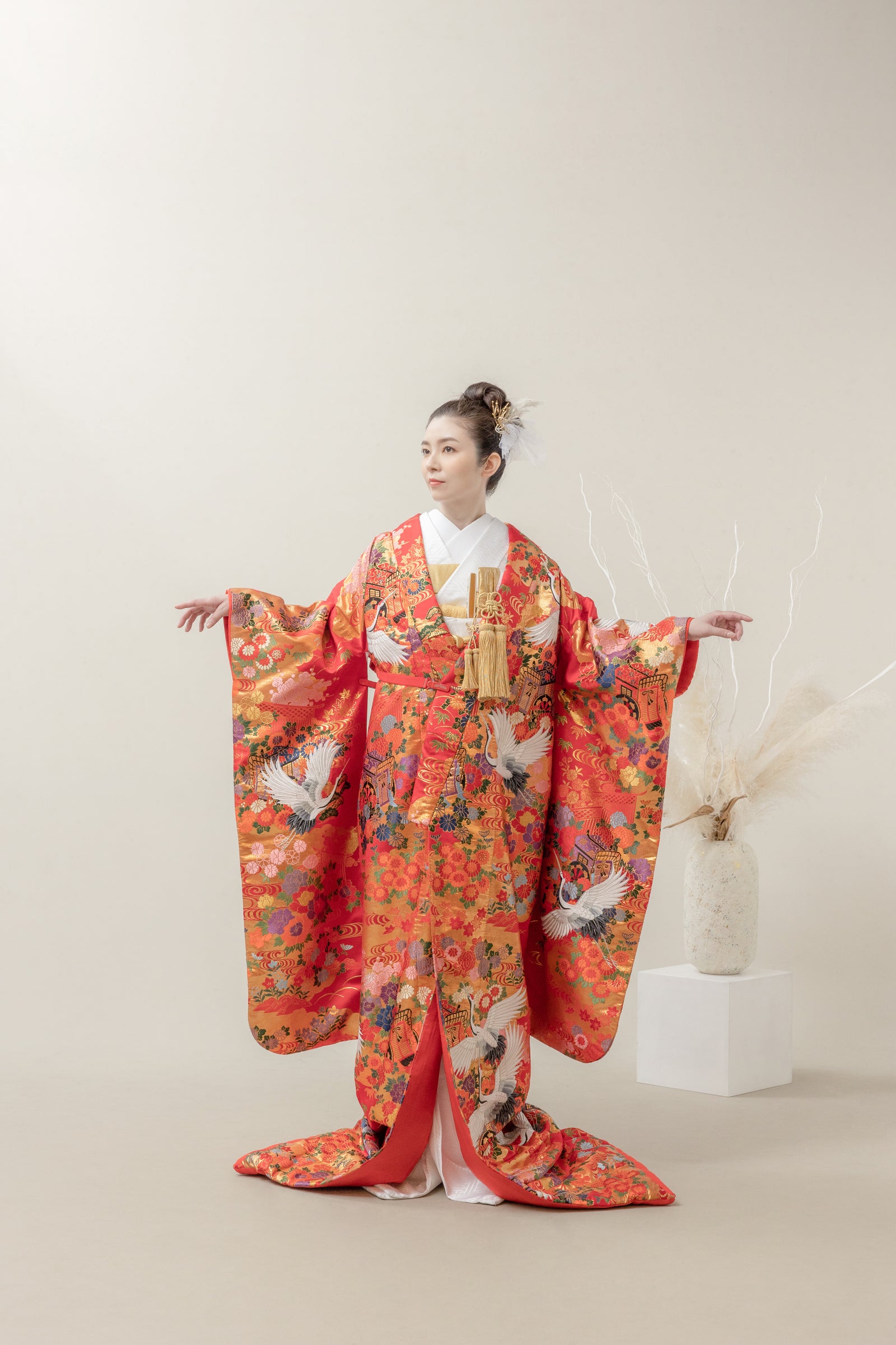 白無垢・打掛　飛鶴花文 色打掛・花々飛鶴｜白無垢・色打掛レンタルなら結婚式着物専門の【THE