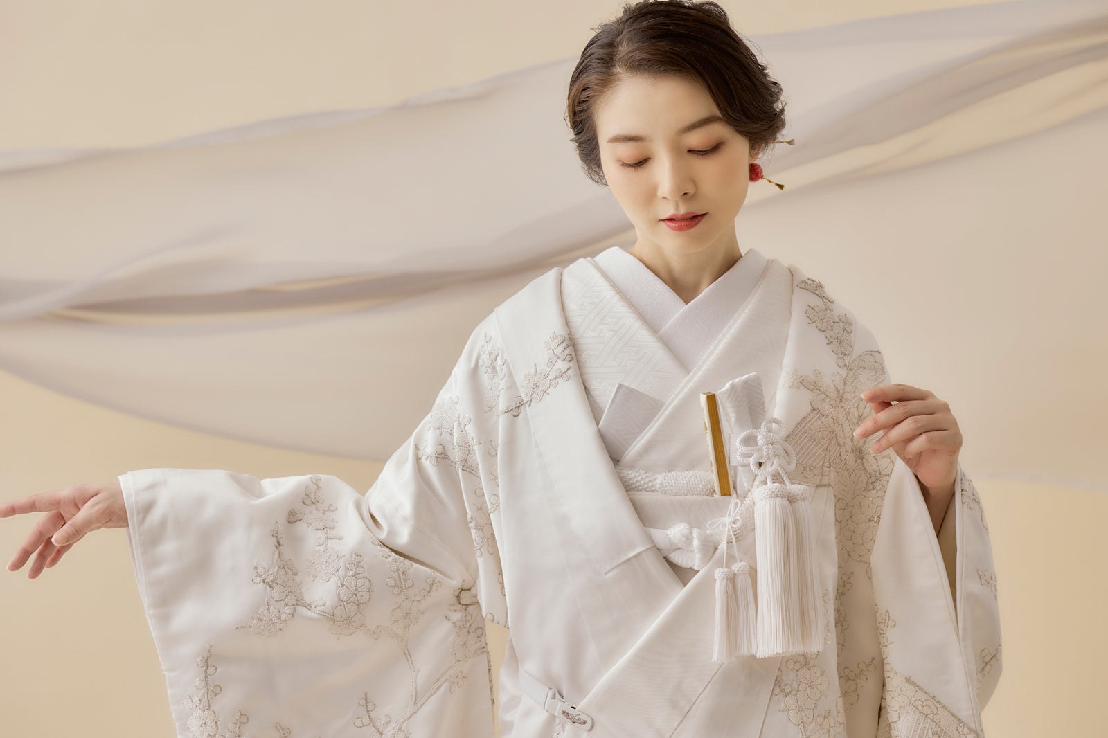 白無垢の着姿とコーディネート
